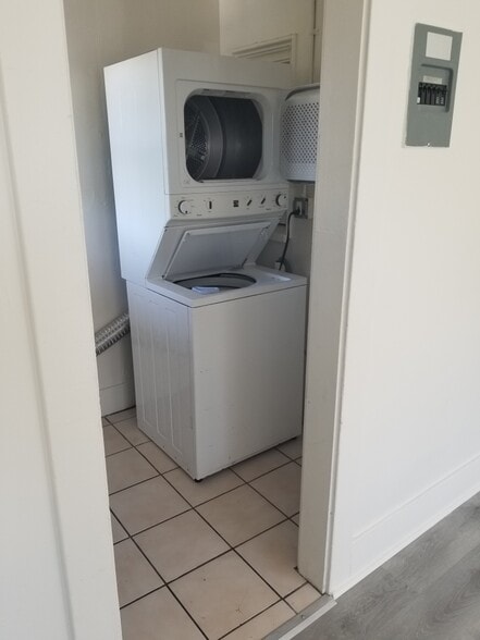 Building Photo - 1116 Magnolia Ave