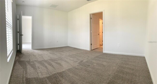 Building Photo - 1926 Niagra Dr