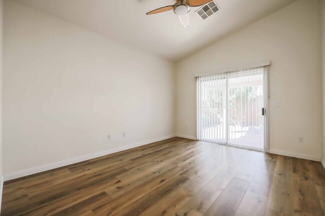 Building Photo - Shadowbrook Springs