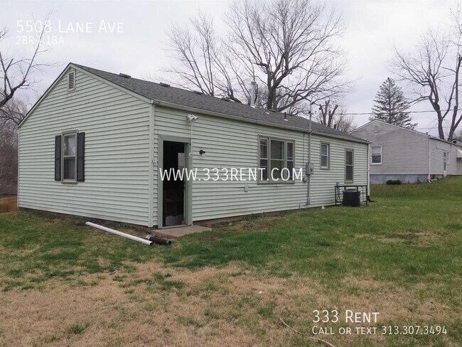 Building Photo - Lovely 2 bed 1 bath home ready to be moved...