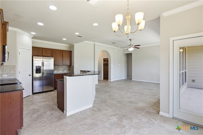 Building Photo - 5716 Blackstone Dr