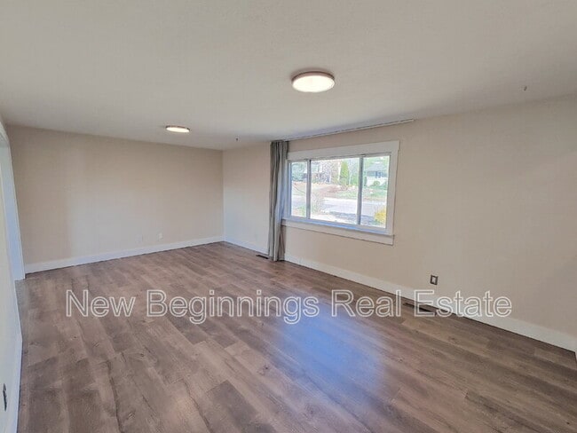 Building Photo - 5330 Silver Spur Ave