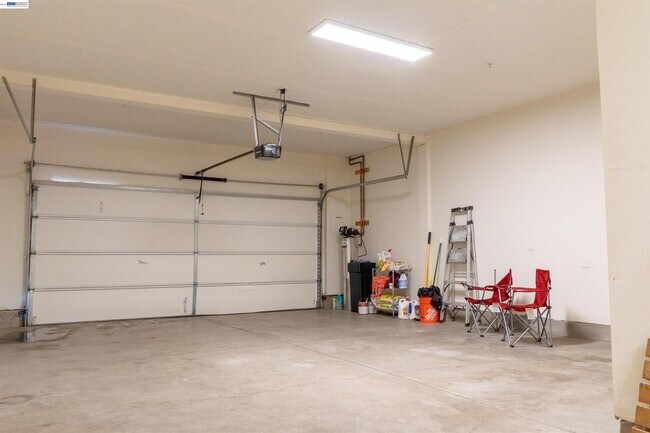Building Photo - 21236 Grapevine Dr