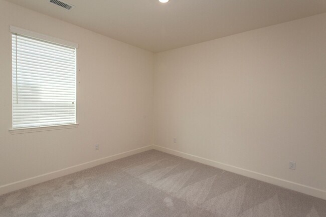 Building Photo - 6049 Red Sun Dr