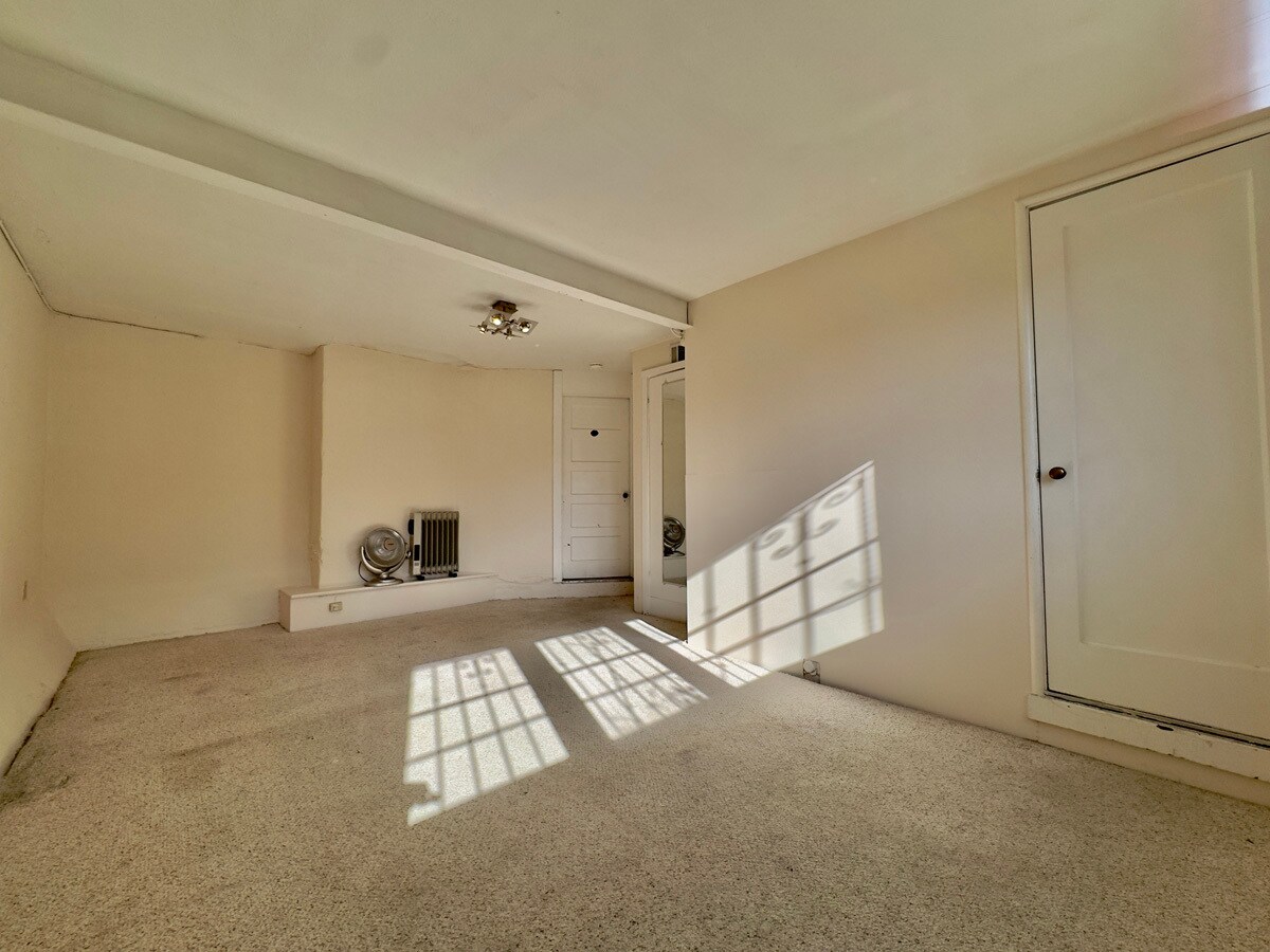 Building Photo - 1645 Scenic Ave