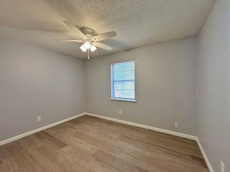 Building Photo - 2641 Maverick Ln