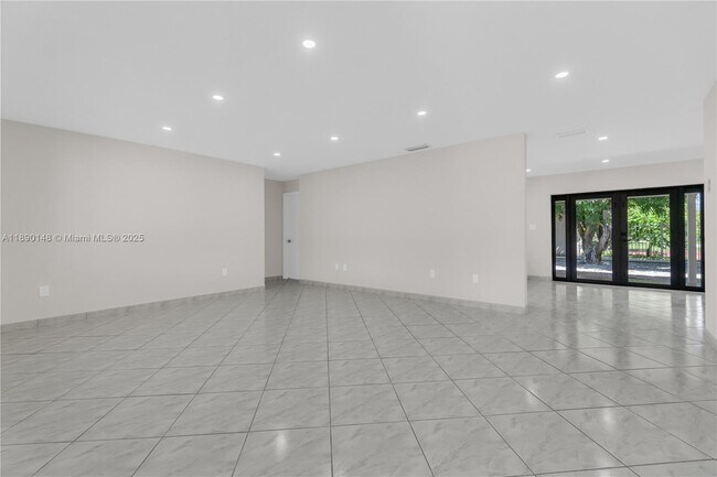 Building Photo - 631 SW 102nd Ave