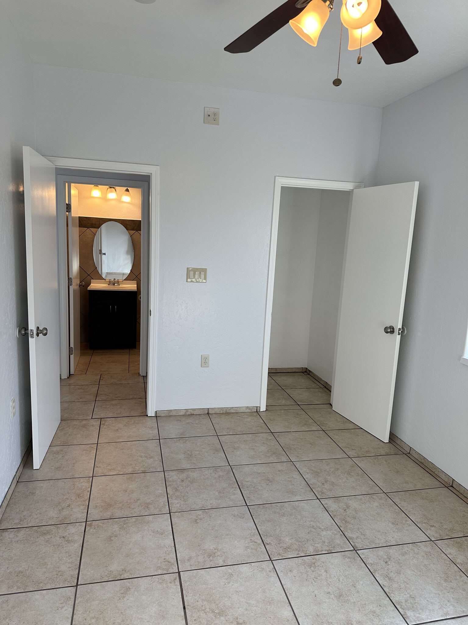 Room 2 - 2215 E Tyler Ave