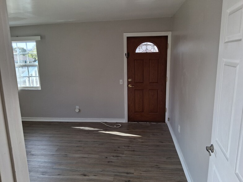 Building Photo - 1749 Avocado Rd