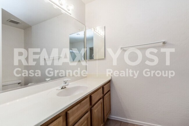 Building Photo - Greenbelt-Backed Home with Bright, Spacious Interiors!