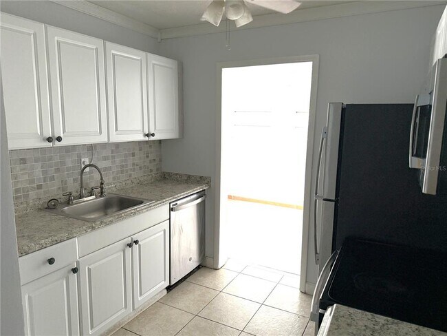 Building Photo - 4423 Crestwood Dr N