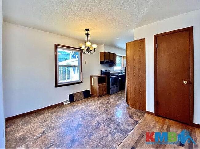 Building Photo - 1209 Harold Dr SE