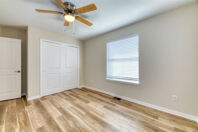 Building Photo - 203 E St