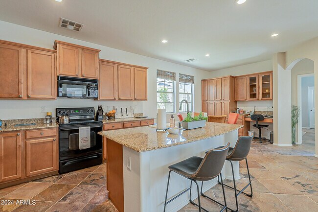 Building Photo - 21124 W Prospector Way