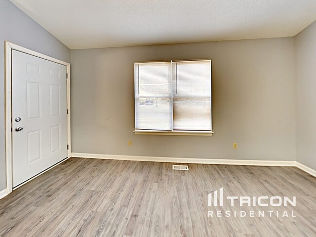 Building Photo - 305 Trowbridge Rd