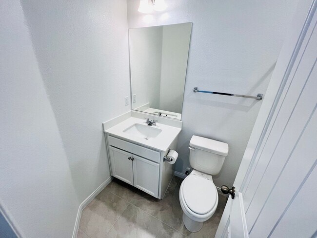 Building Photo - NEW NEW NEW Cadence 4 Bedroom