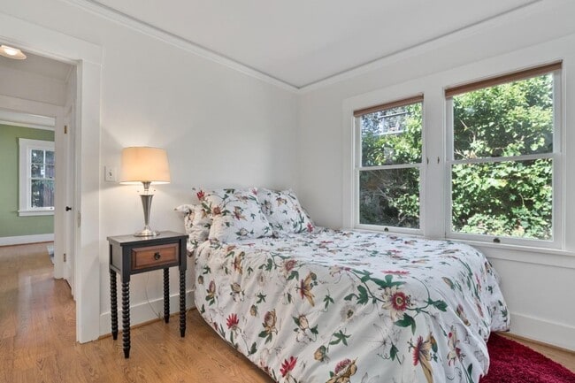 Building Photo - 114 Fairbanks St