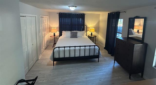 Building Photo - 701 N Pecan St