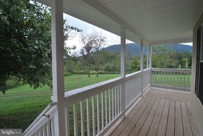 Building Photo - 10266 Hume Rd