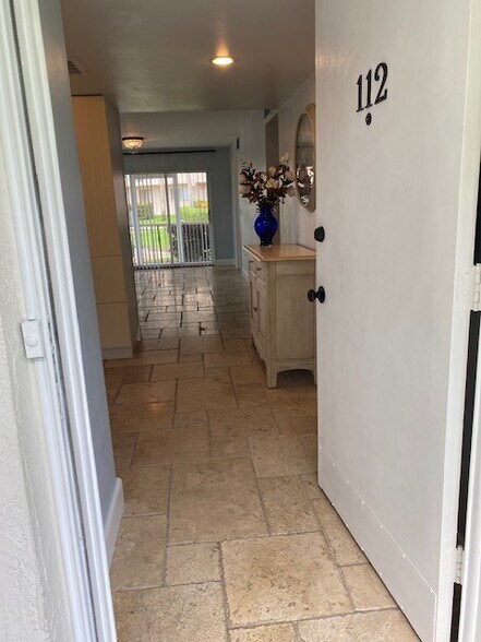 Primary Photo - 53 High Point Cir W