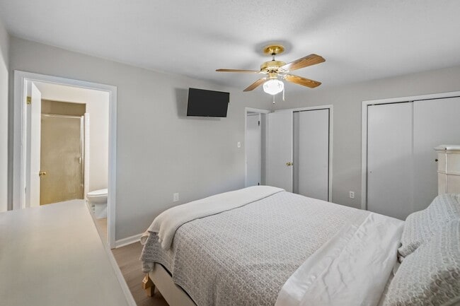 Building Photo - Charming 3-Bedroom Home on Savannah’s Southside with Covered Patio and Large Backyard