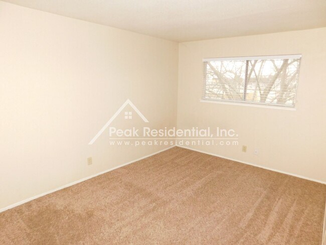 Building Photo - Northcrest6027