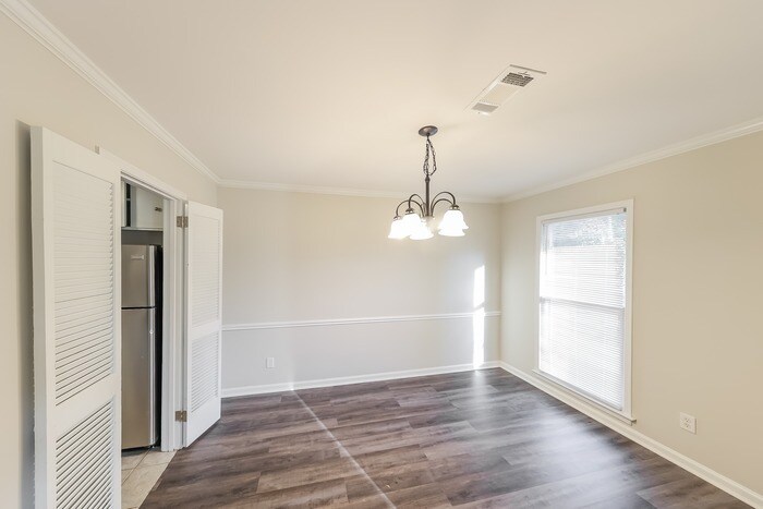 Building Photo - 3411 Royal Carriage Dr