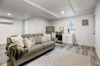 Building Photo - Beautiful Studio Near Downtown Denver – Mo...