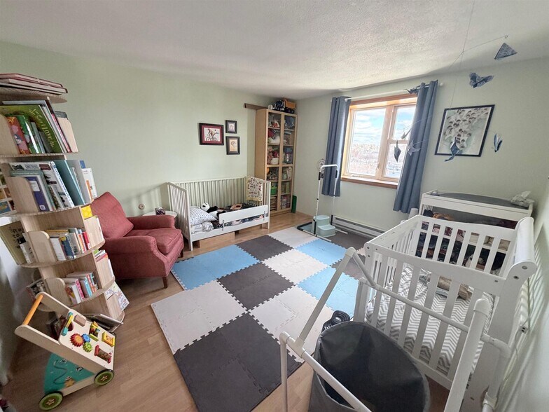 Building Photo - 94 Beacon St