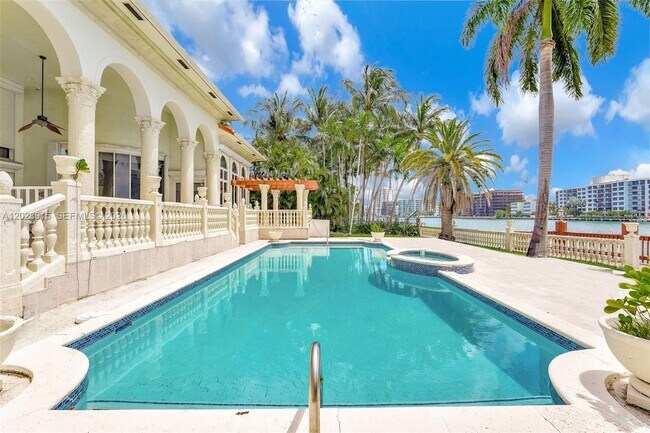 Building Photo - 166 Bal Bay Dr