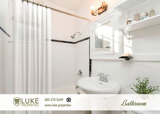 Building Photo - 1216 S Center Ave