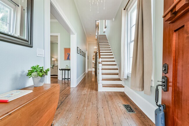 Building Photo - 1121 Market St