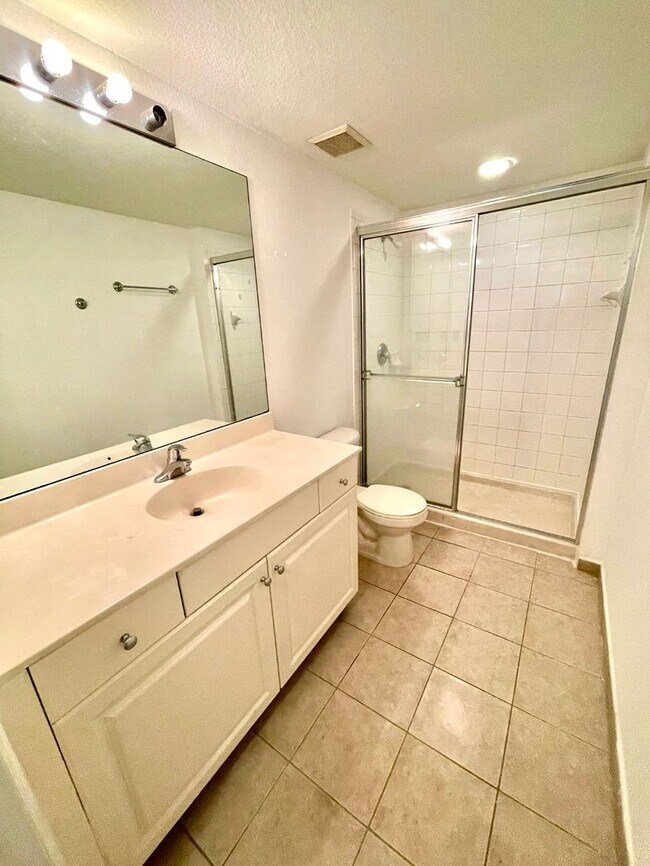 Building Photo - Two bedroom condo in gated Marsh Harbour c...