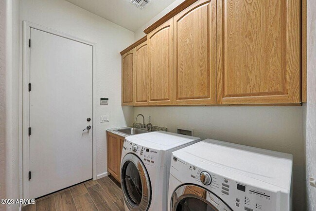 Building Photo - 9773 S 183rd Dr