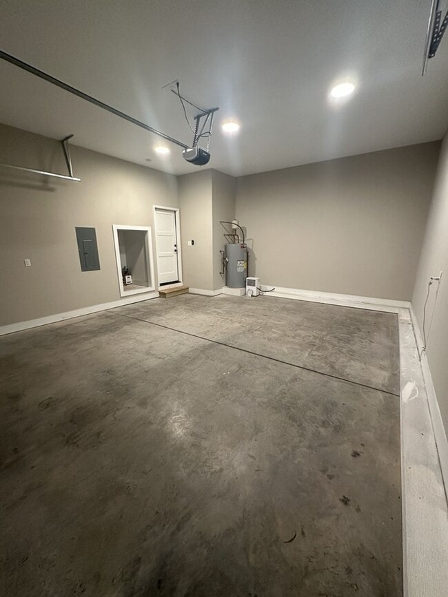 Building Photo - 6228 Pine Marr Dr
