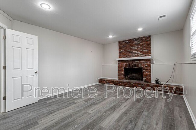 Building Photo - 13032 W 102nd Terrace