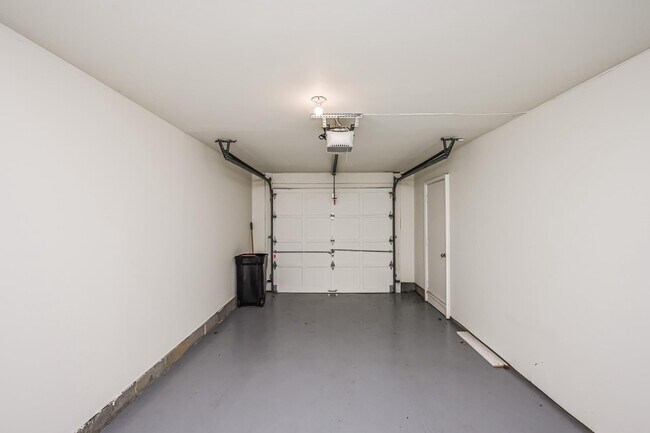 Building Photo - 2143 Wolftrap Ct