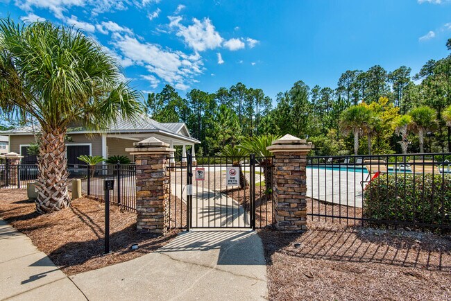 Building Photo - 384 Date Palm Ln