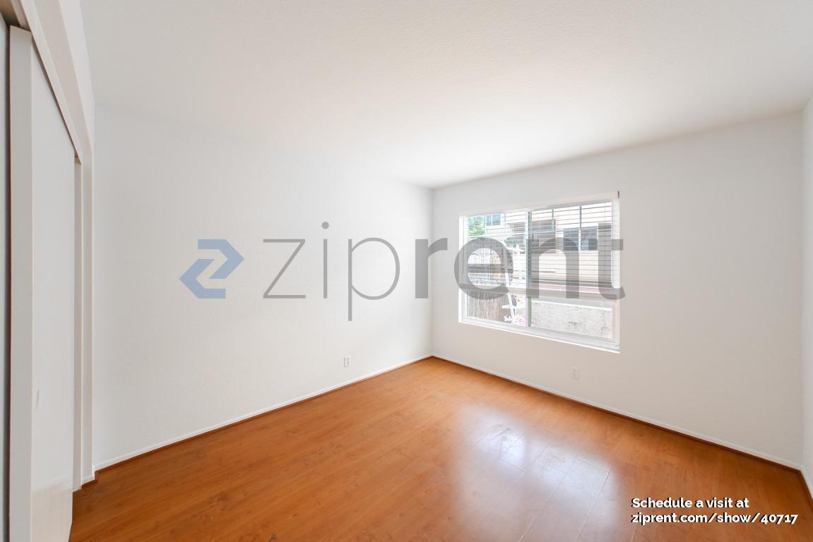 Building Photo - 2740 Gramercy Ave