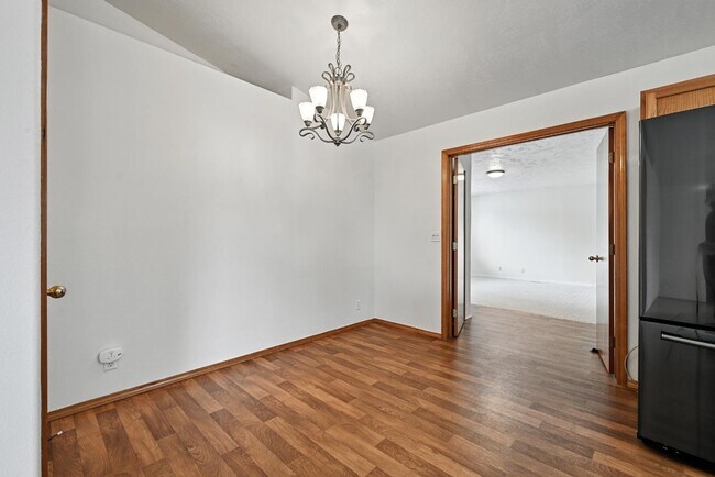 Building Photo - 5827 Orchid Wy S