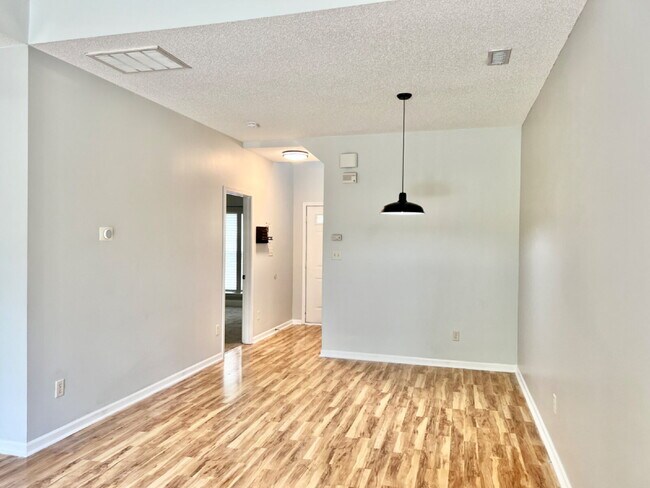 Building Photo - OPEN and SPACIOUS!