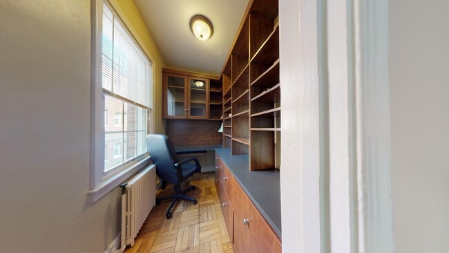 Building Photo - Large One Bedroom with Renovated Kitchen, Off Street Parking Included, Separate Office Space!