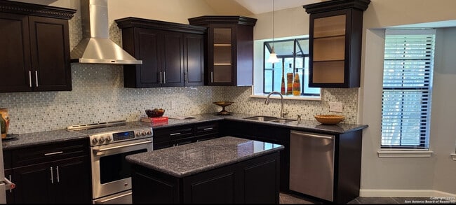 Building Photo - 1406 Branchwood