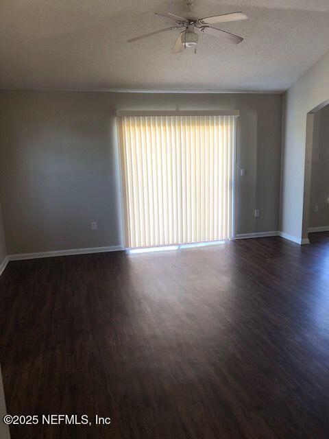 Building Photo - 1876 Creekview Dr