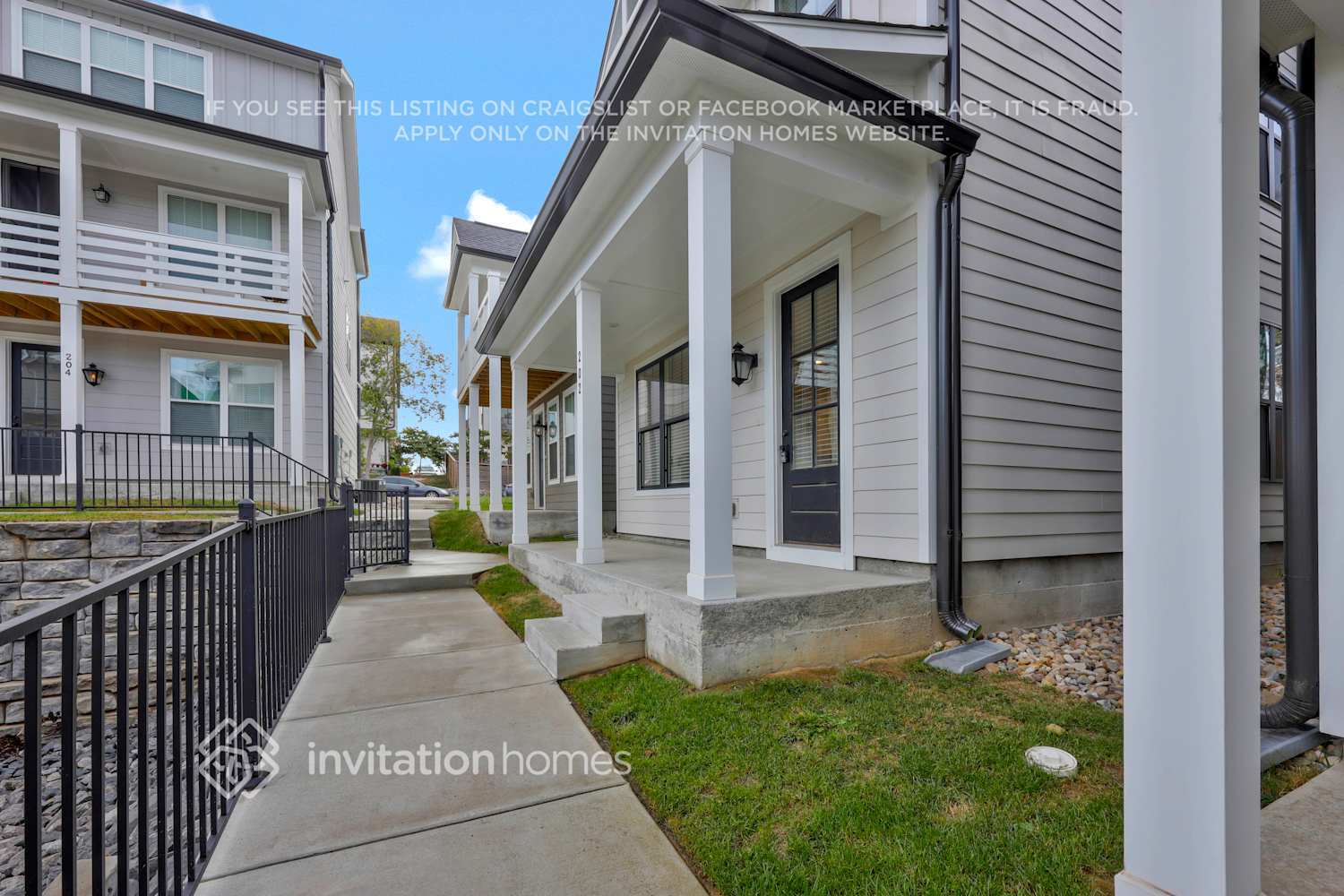 Building Photo - 647 Vernon Ave