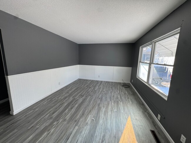 Building Photo - Check Out this 3-Bedroom Home in a Nice Lot!