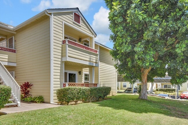Primary Photo - Fairway Terrace 2 bed 2 bath ground floor ...