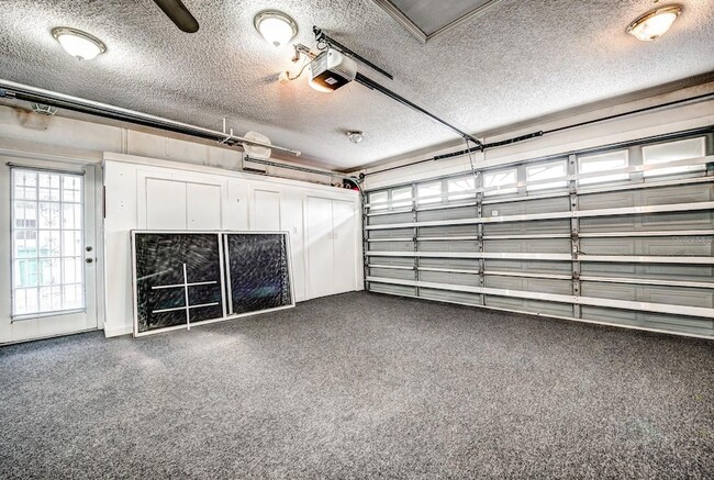 Building Photo - 12 Brentwood Ln