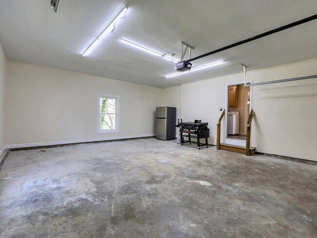 Building Photo - Great Views in Milton! 3-bedroom, 2.5 bath...