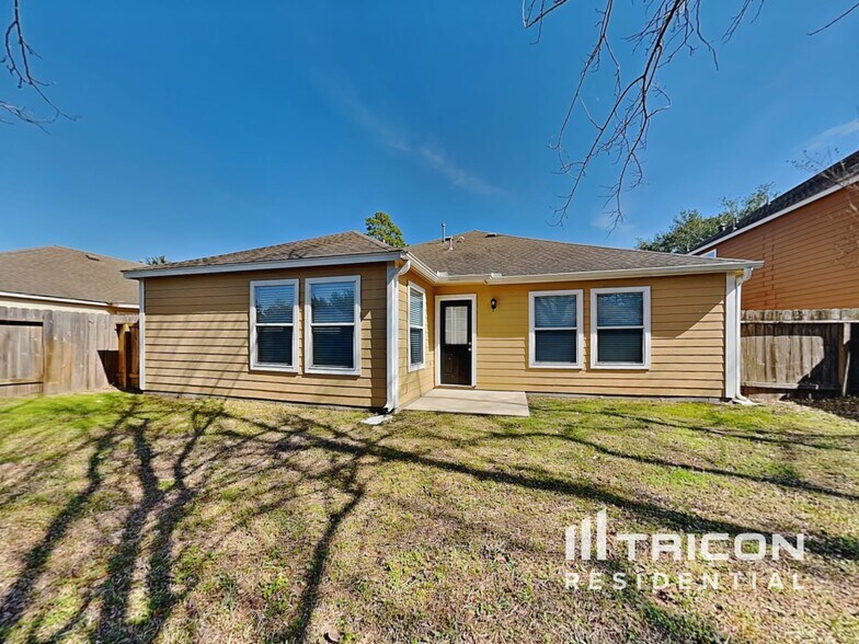 Building Photo - 12723 Whistling Springs Dr